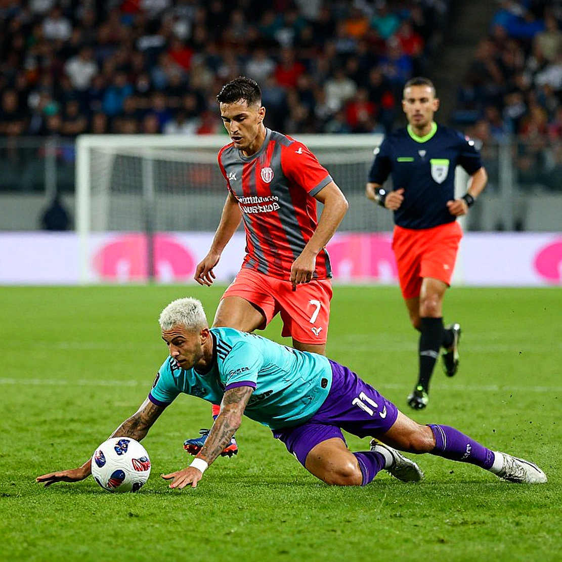 Philippines Coach Names Vietnam Title Contender: The Map of Gaps Behind a Compliment