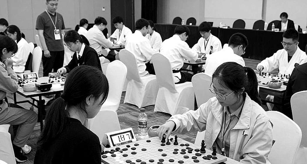 Olympiad Cờ vua 2026, Ván 9: Gukesh Thoát Hiểm Sau 54 Nước, Ấn Độ Vẫn Sống Trong Cuộc Đua Vàng