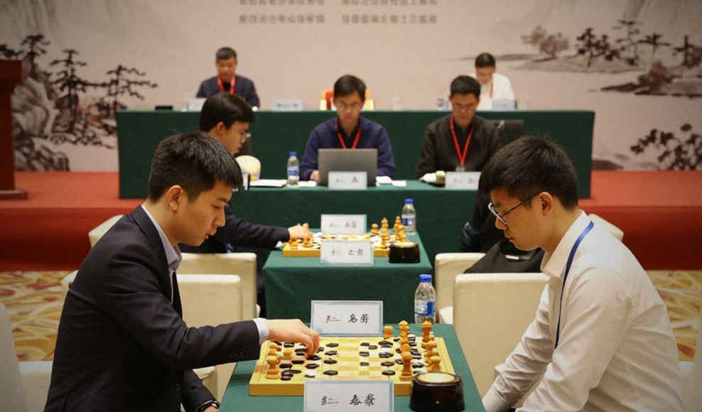 ChessBase Magazine số 225: 27 ván cờ ngắn và khoảng trống mà Prague không kể