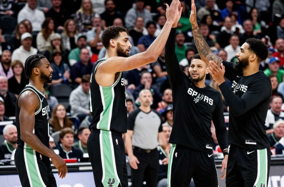Cú chặn bóng của Amen Thompson và giới hạn thật của Houston sau trận thắng Spurs 114-110