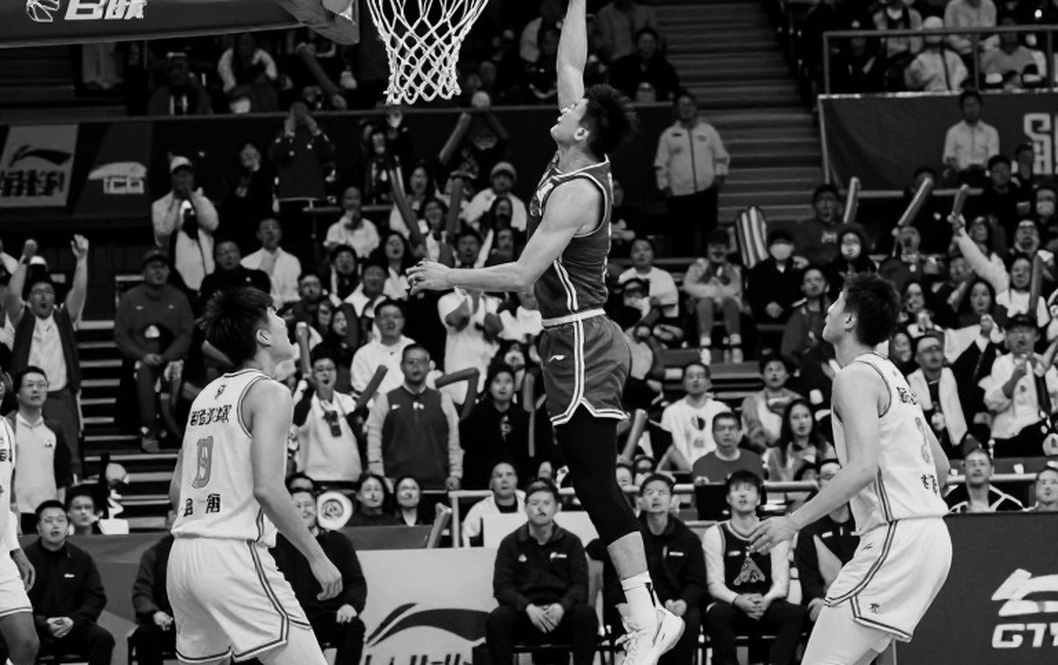 Tyson đến Maxima Roma sát ngày khai mạc EuroCup: thương vụ nói về sự chữa cháy nhiều hơn tham vọng