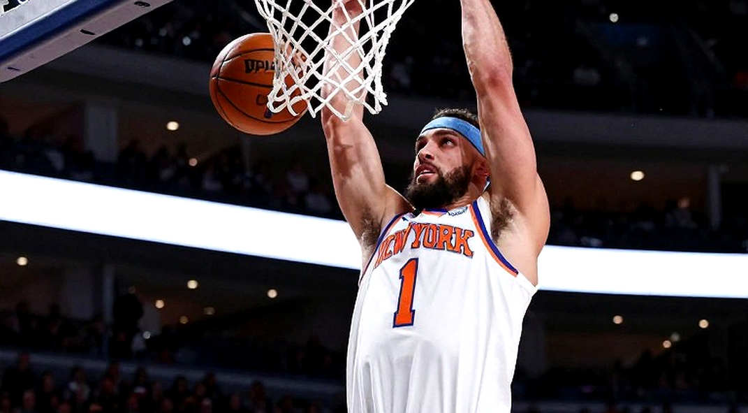 Walkup's Dubai Debut: 17 Minutes, 5 Assists and the Three-Point Question at the Gloria Cup Walkup's Dubai Debut: 17 Minutes, 5 Assists and the Three-Point Question at the Gloria Cup