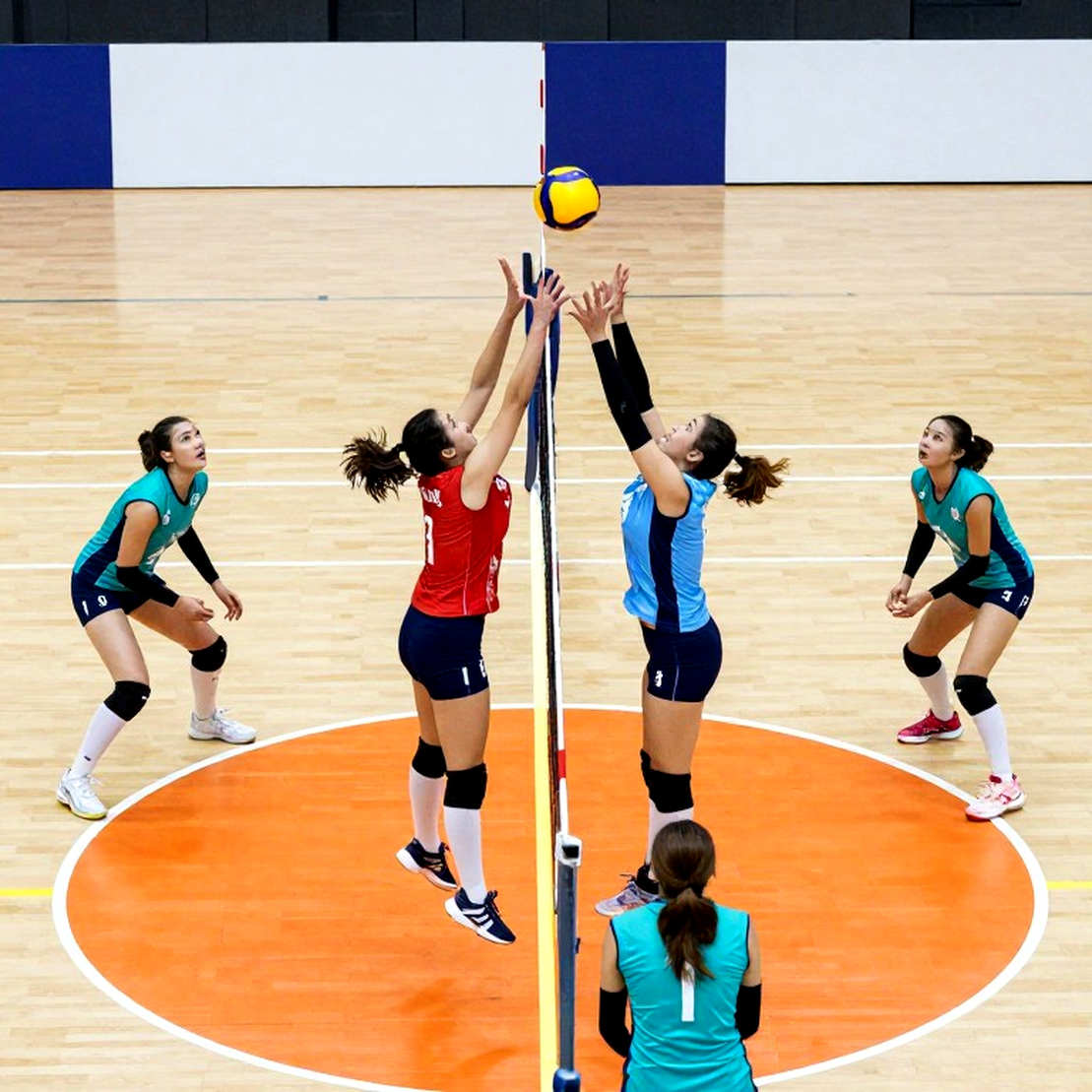 Vietnam Women's Volleyball Squad Crisis Before Asiad 20: A Tough Puzzle for Coach Nguyen Tuan Kiet Vietnam Women's Volleyball Squad Crisis Before Asiad 20: A Tough Puzzle for Coach Nguyen Tuan Kiet